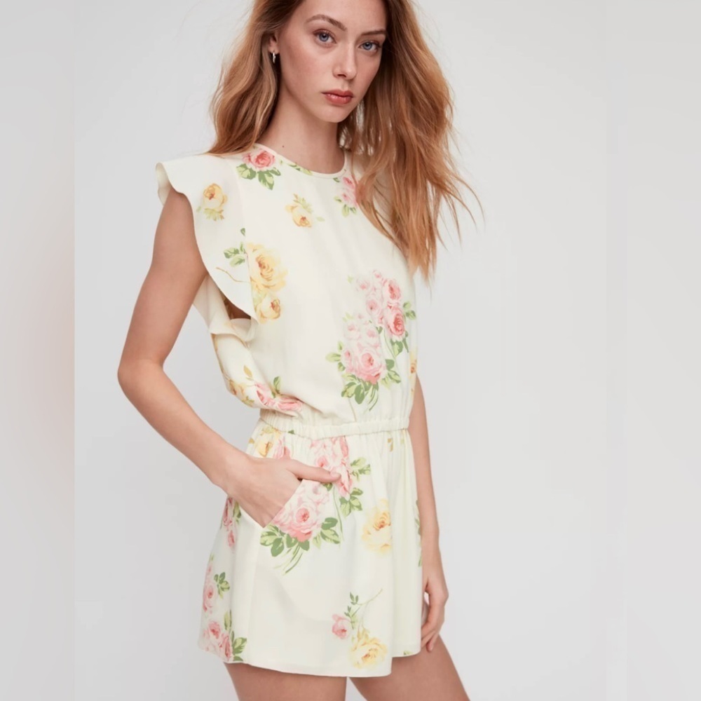 Wilfred Fleurette Ruffled Floral Romper in Light Straw/Coral Blush